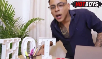 Gifted guy fucking the young guy&excl;