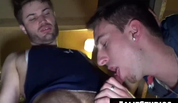 LexoToy presents his ass to Doryann Marquet in a large glory hole