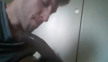 Sucked out 2 loads from Grindr BBC