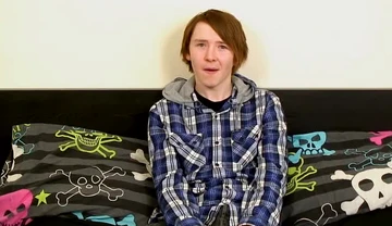 Alluring emo Jack Halliwell jacking his big dick well to jizz out