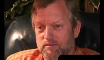 Horny mature dude loves asshole play while wanking solo